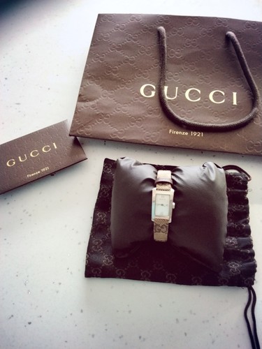 Gucci 8600j quarts watch - gucci,