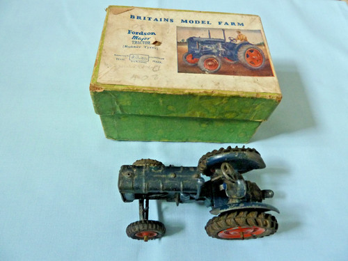 Britains model farm - model, fordson