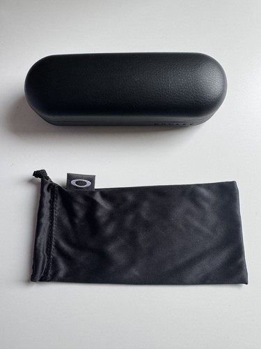 Oakley black hard - black, clamshell