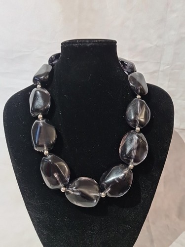 Chunky bead statement - bead,