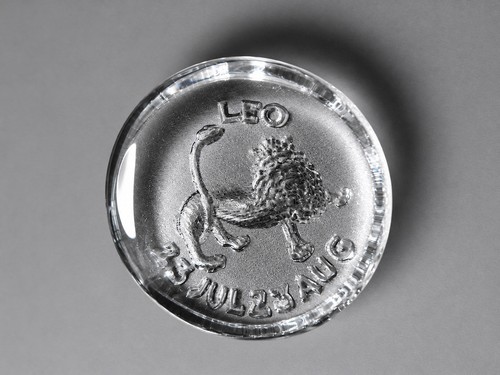 Vintage leo zodiac glass - vintage,