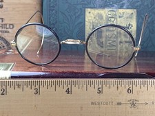 ANTIQUE WINDSOR WIRE RIM