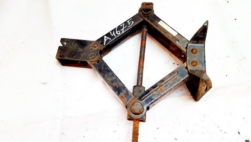 Honda 2004 roadside jack - roadside,
