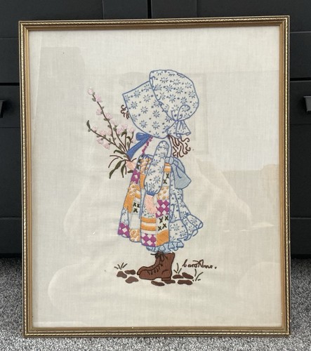 Hand embroidered holly - holly, hobbie