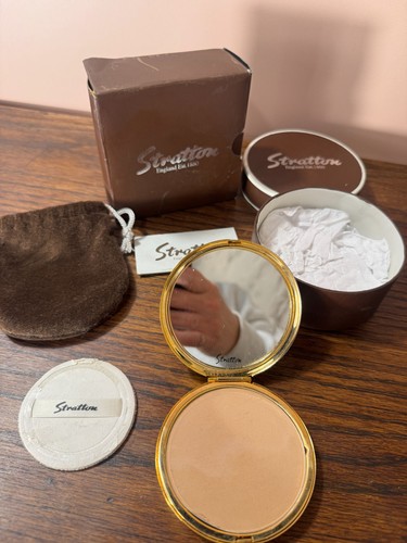 Vintage stratton powder - vintage,