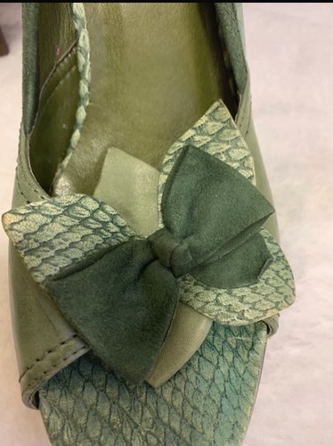 Stunning green two - stunning, tone