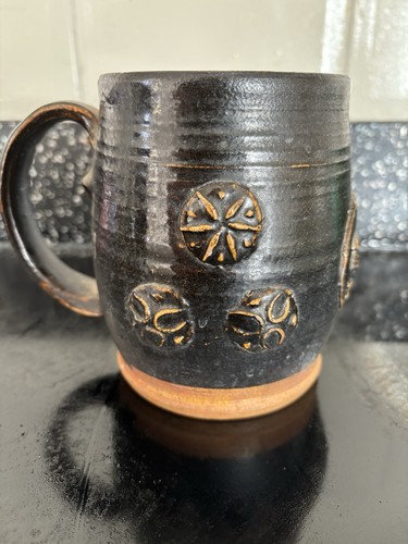 Studio pottery mug signed - studio, gr