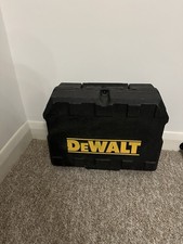 DEWALT DCLE34021 18v Green Cross Line Laser with 1x2ah Battery