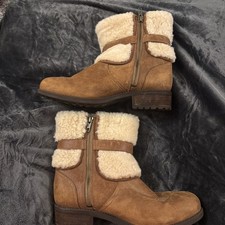UGG Chestnut Brown Blayre II