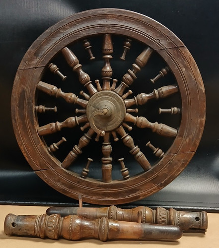 Antique spinning wheel - antique, drive