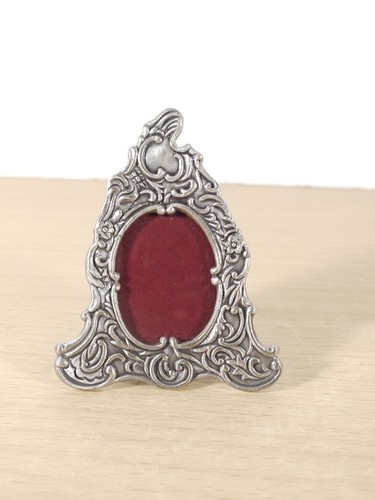 Vintage miniature ornate - miniature, oval