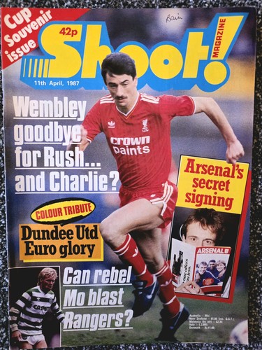 Vintage shoot football - shoot,