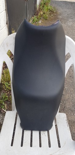 Triumph sprint 1050 seat - triumph,