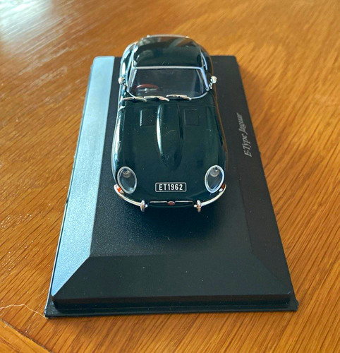 Jaguar type black diecast - jaguar, e-type