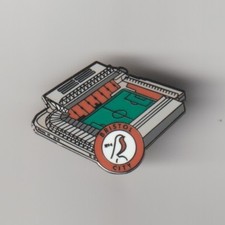 BRISTOL CITY F.C. 'the Robins' Club Crested Ground Enamel Badge FREE POST UK