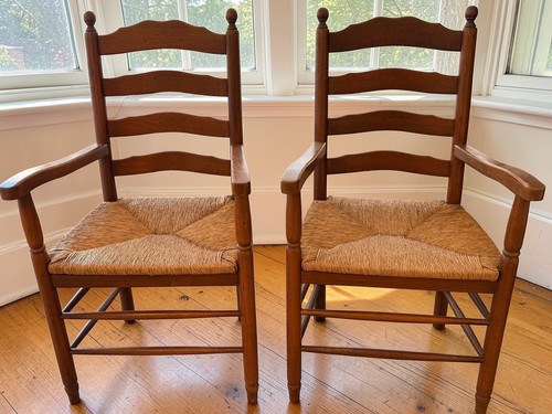 Large vintage rush seated
