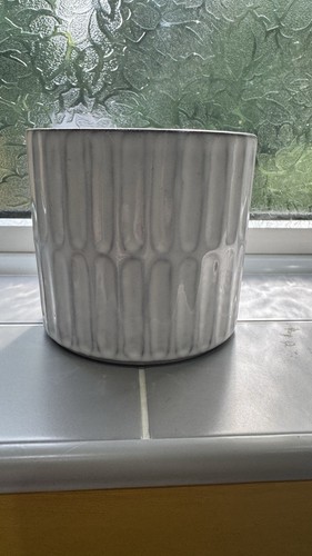 Light grey ribbed glazed - ribbed,