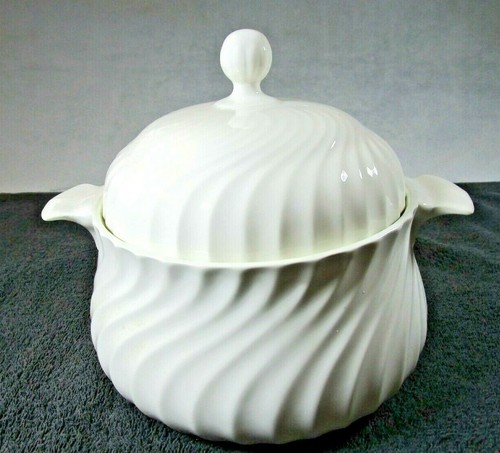 Lovely royal tudor white - royal,
