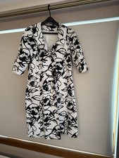 Libra Size 12 Black and White