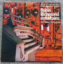 Robin Richmond Entertains at