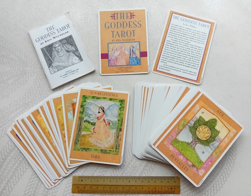 The goddess tarot kris - by,