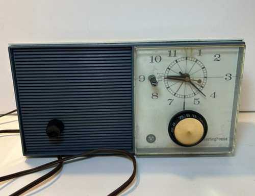 Westinghouse clock radio - clock,
