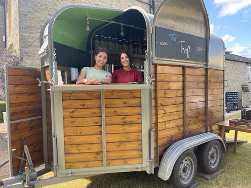 Stunning coffee horse box - stunning,