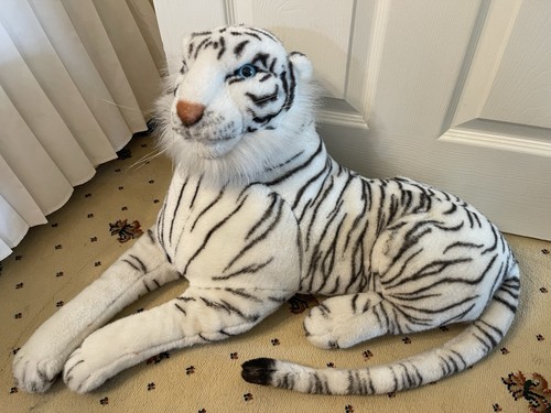 Large tiger giant - tiger, lying