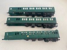 THREE TRIANG R156 / R225 SOUTHERN SUBURBAN GREEN EMU COACH BODIES & BOGIE S1057S