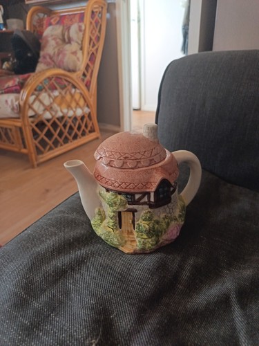 Vintage ceramic cottage - vintage, ware