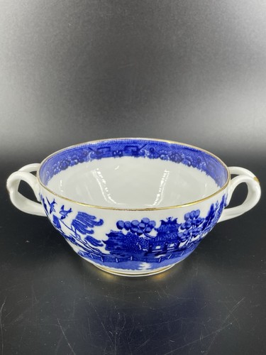 Flow blue willow round - flow, twist