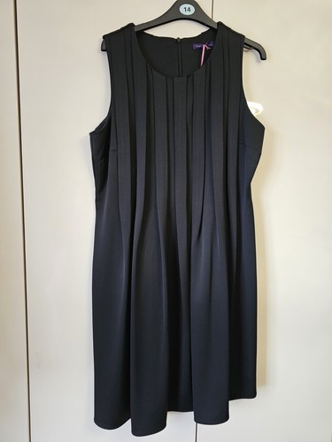 Bnwt twiggy black swing - bnwt,