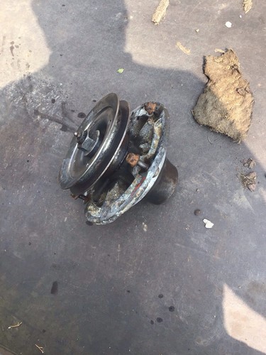 John deere mower deck spindle - mower,