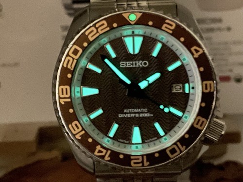 Seiko men brown gold dial - men's,