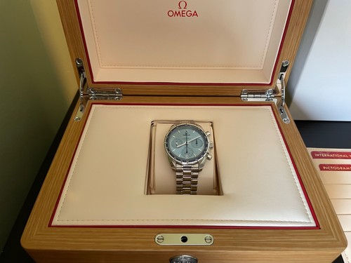 Omega speedmaster axial - omega, 38