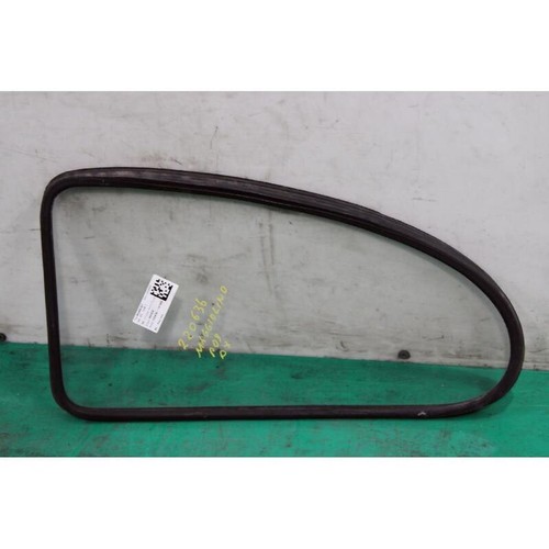 Right rear fixed window - rear,