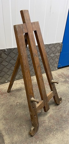 Early c20th table top artists - top,