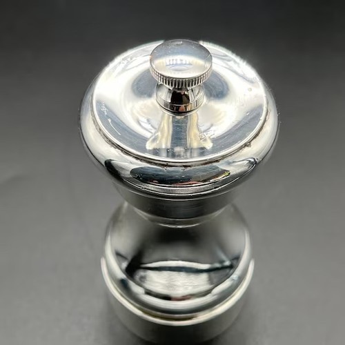 Vintage silver pepper - hm,