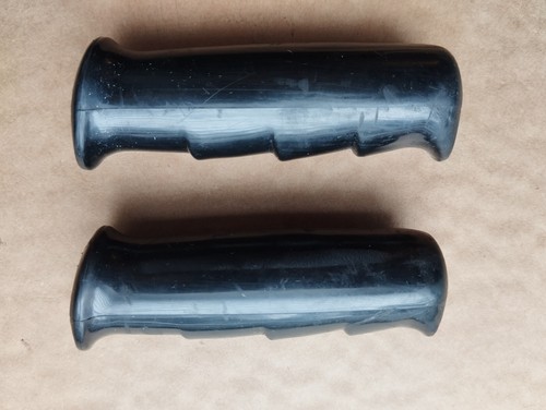 Vintage rubber black - black, grips