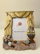 Ornate photo frame theatre - photo,