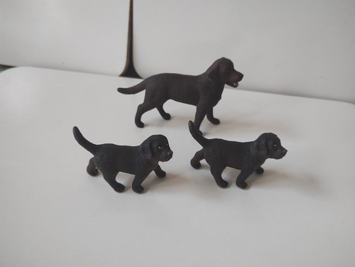 Schleich brown labrador dog - schleich,