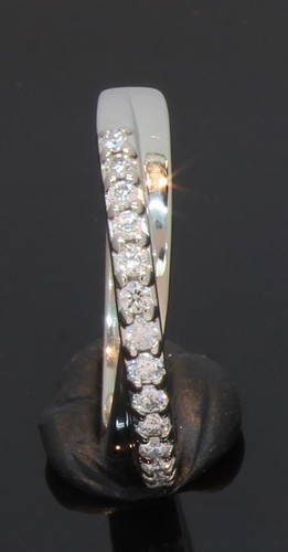 Carat white gold stone - 18,