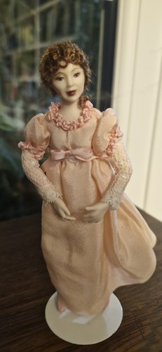 Gorgeous scale regency - scale,