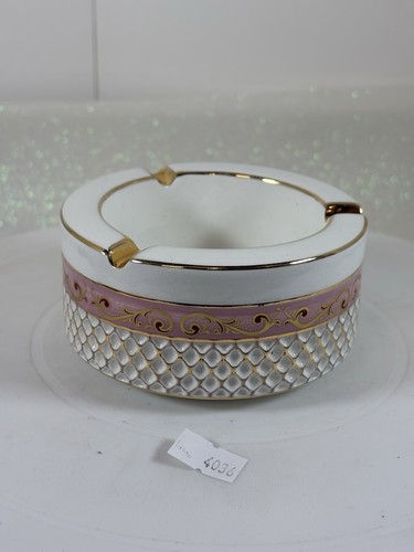 Vintage ceramic 3 rest - vintage,