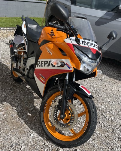 Honda cbr125r repsol motorbike - cbr125r,
