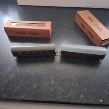 2 x Vintage Trix TTR Coaches