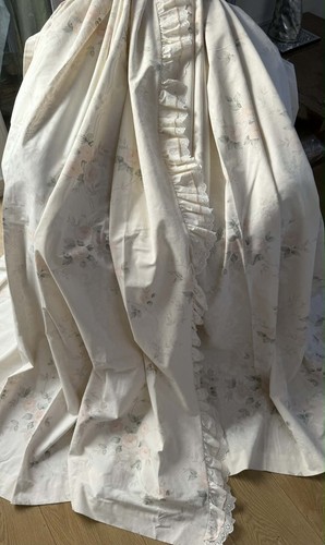Vintage country cottage - vintage, cream
