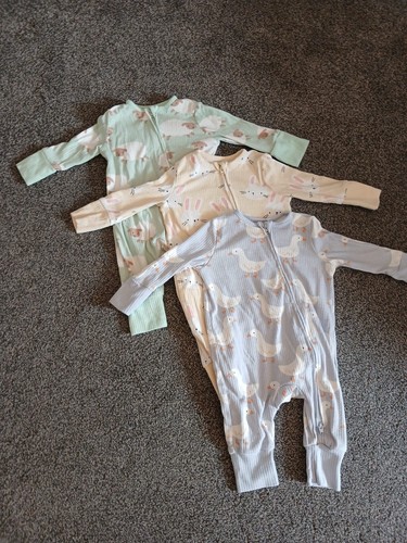 Girls sleepsuits 3 months - 0-3,