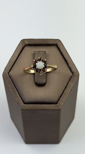 Opal and garnet 9ct - opal,