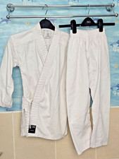KIDS DECATHLON WHITE KARATE  TOP & TROUSERS SIZE 130 CMS AGE 7/8 YEARS
